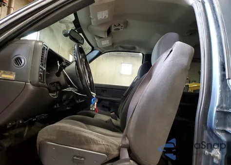 2006 Chevrolet Silverado K1500 из США, поврежденный, VIN 2GCEK13Z161344983